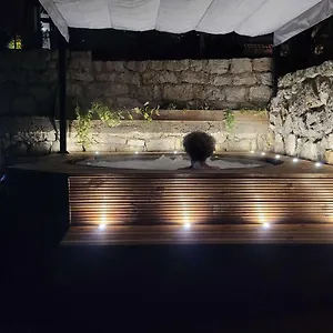  Lodge Les De L'oliveraie De Virevent France