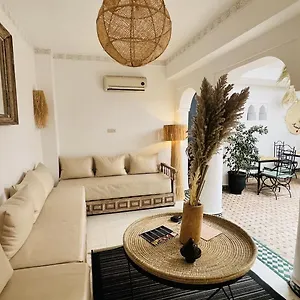 https://riad-sarah-et-sabrina.marrakeshhotelsmorocco.com