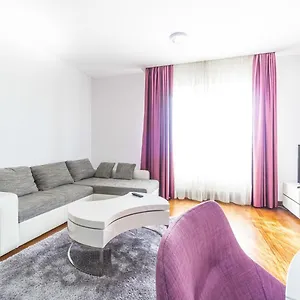 luxury-apartment-bucharest-mall-area.bucharesthotelsnow.com/